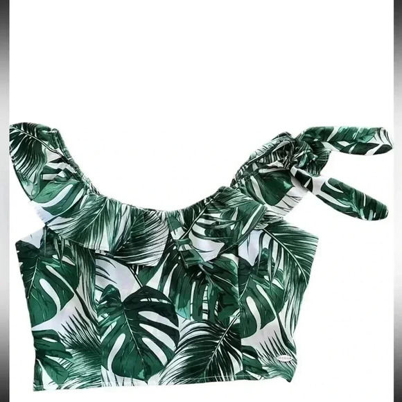 COPY - Guess leaf print crop top - Picture 1 of 4